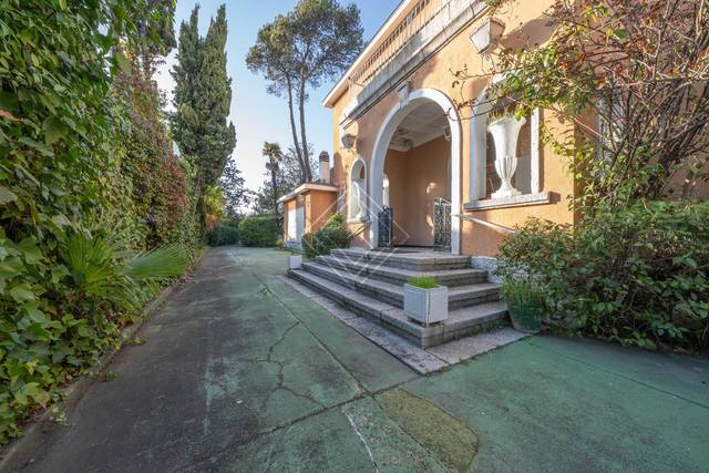 Casa-chalet en Venta en La Florida -  El  Plantío