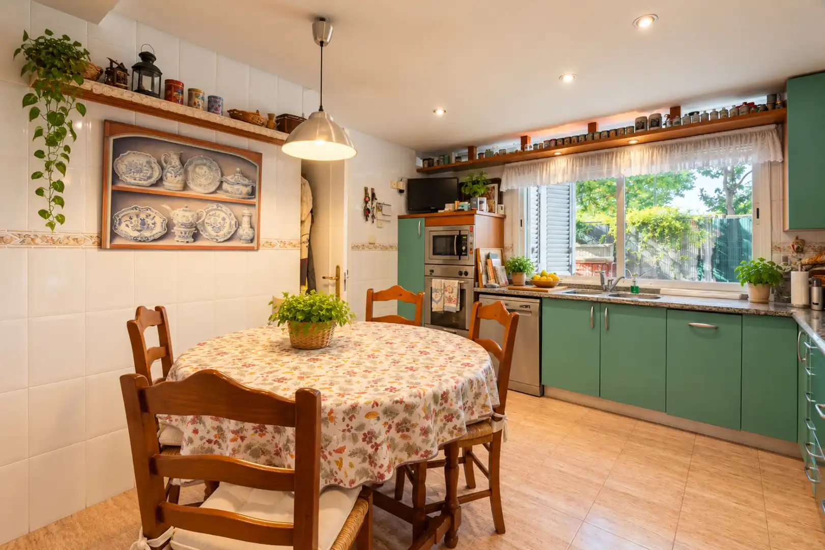Cocina de Casa o chalet en venta en Madrid con Aire acondicionado, Calefacción y Terraza