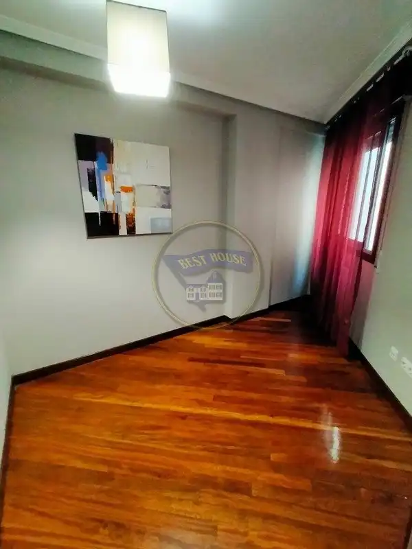 Apartament de lloguer en Vigo  amb Calefacció, Parquet i Traster