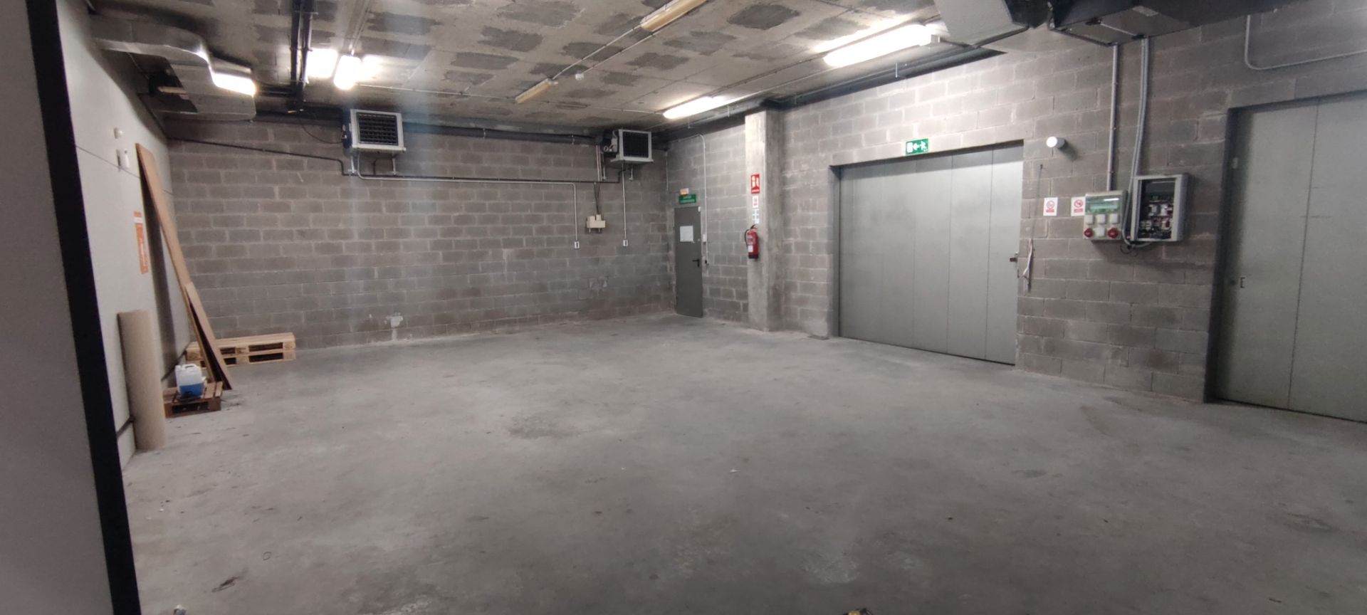 Industrial buildings for sale in Passatge de Montserrat Isern, Granvia LH