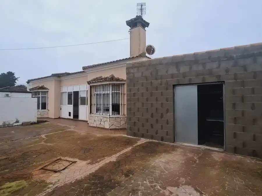 Chalet con piscina en venta en CAMINO DEL RODEO 28, imagen 3