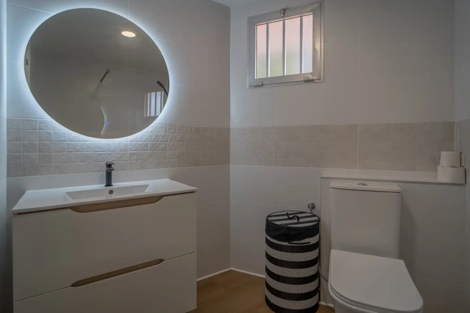 Baño de Piso en venta en Orihuela con Aire acondicionado, Calefacción y Terraza