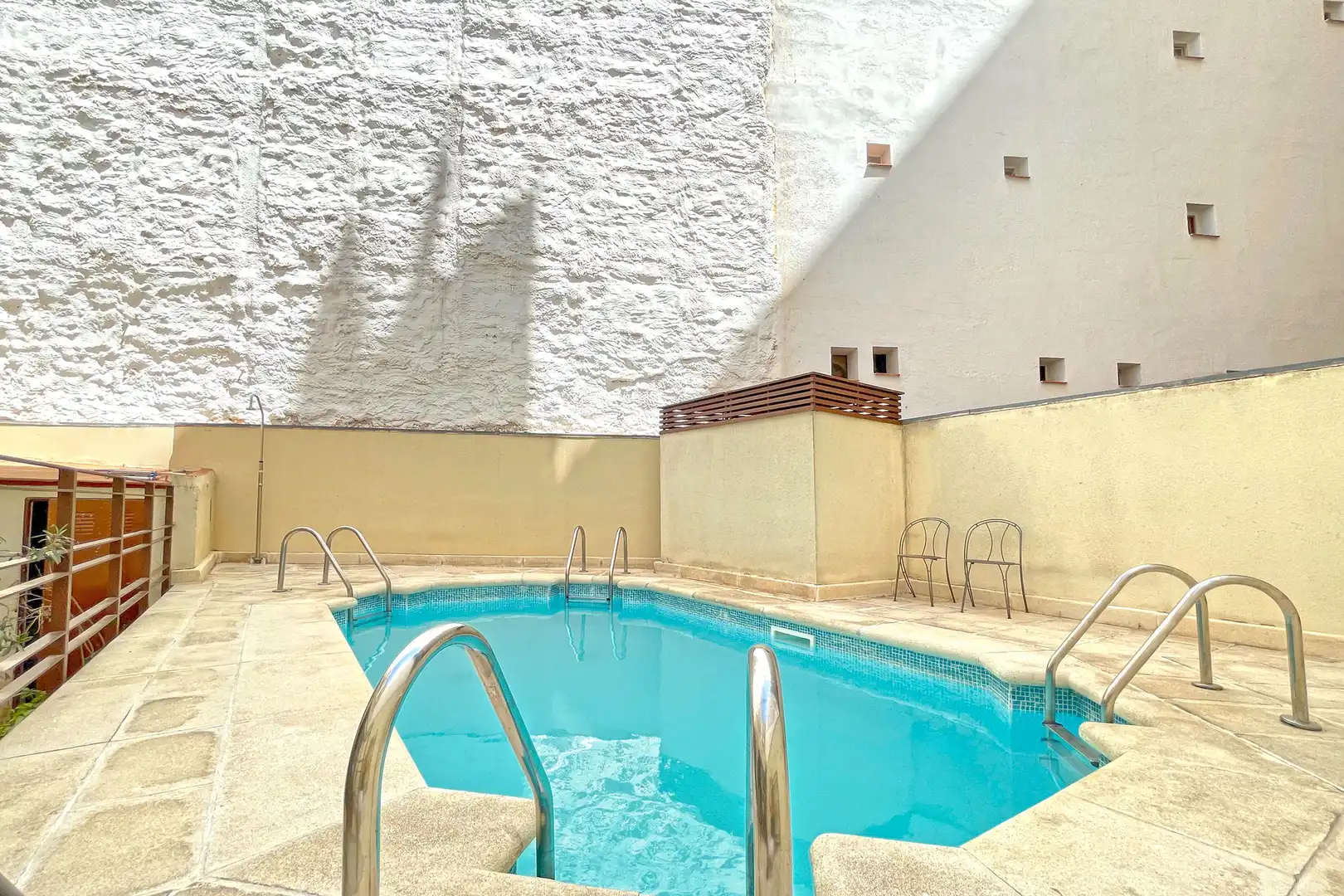 Piscina de Apartamento de alquiler en Madrid con Aire acondicionado, Calefacción y Amueblado
