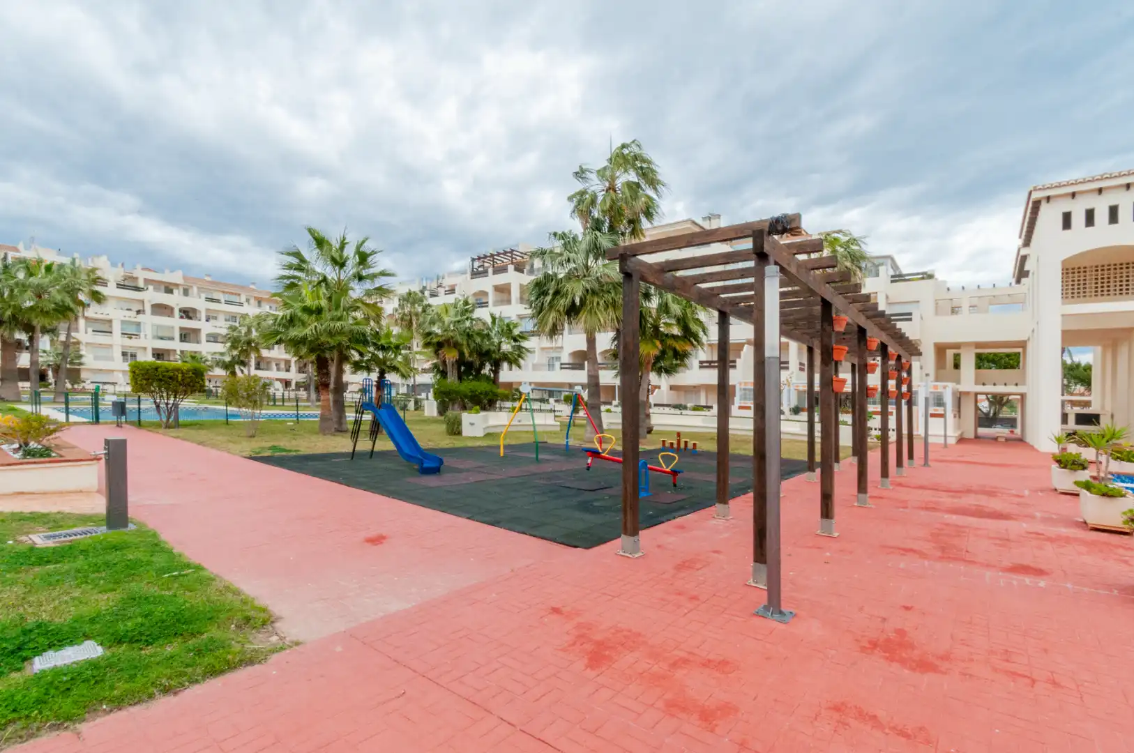 Exterior view of Flat for sale in Roquetas de Mar  with Furnished, Oven and Washing machine