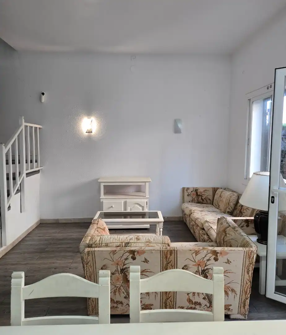 Wohnzimmer von Einfamilien-Reihenhaus zum Verkauf in Cambrils mit Privatgarten, Ofen und Gemeinschaftspool