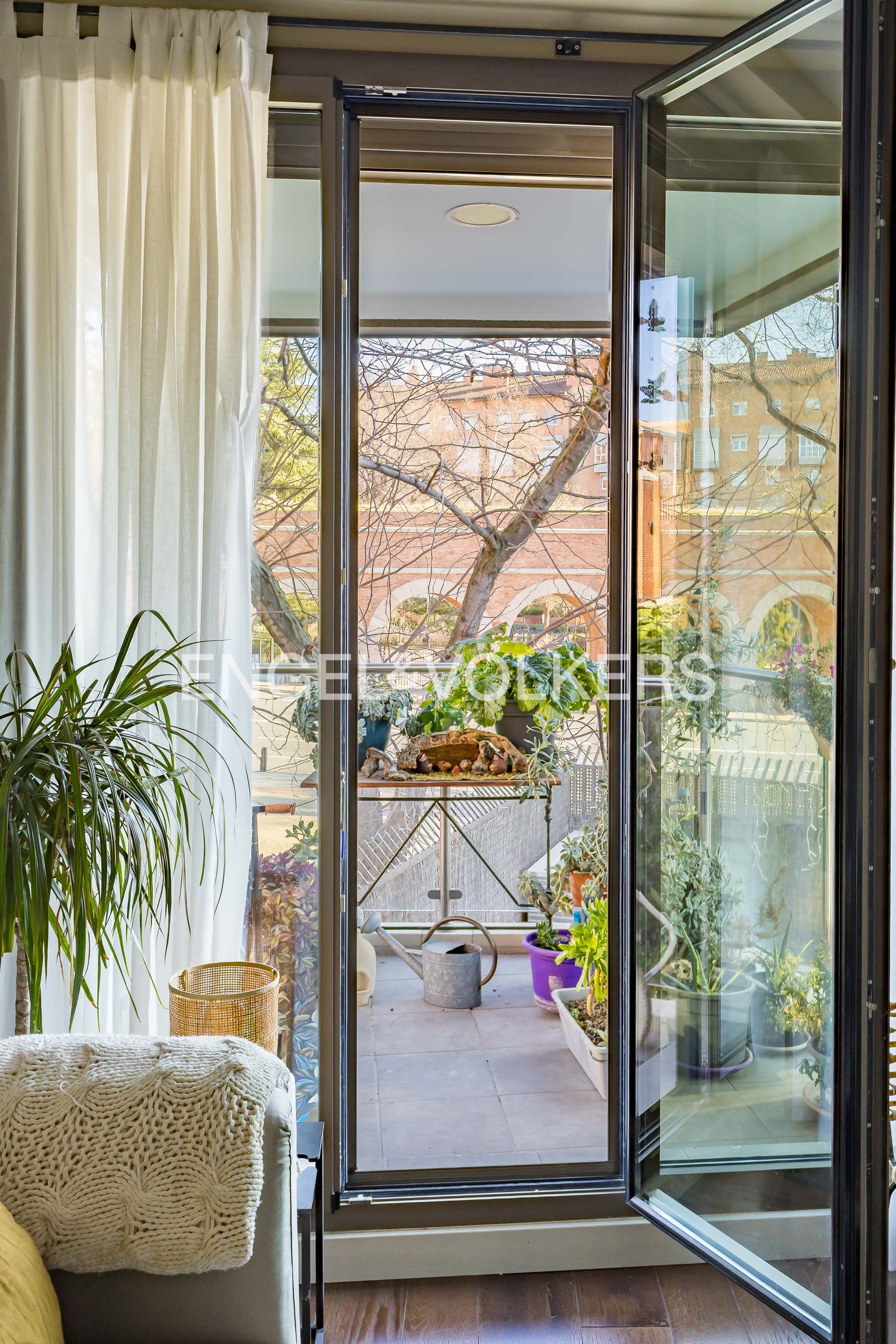 Balcony of Apartment for sale in  Madrid Capital  with Air Conditioner, Heating and Private garden