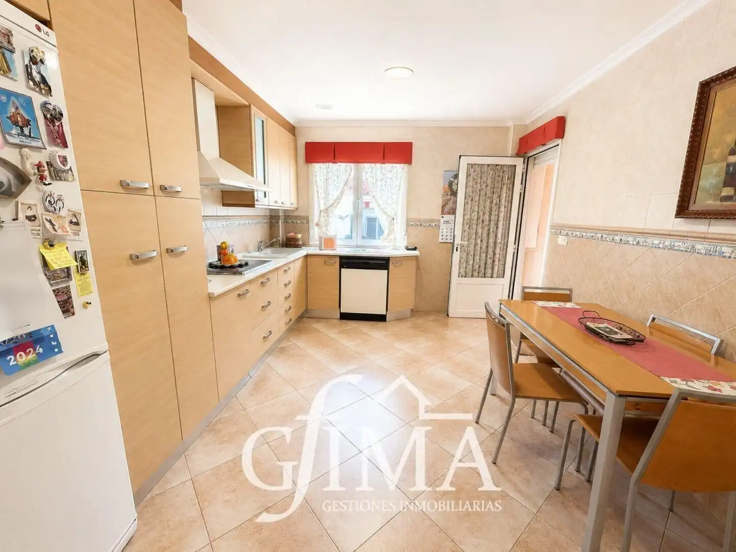 Cocina de Casa o chalet en venta en Tomelloso con Calefacción, Jardín privado y Terraza