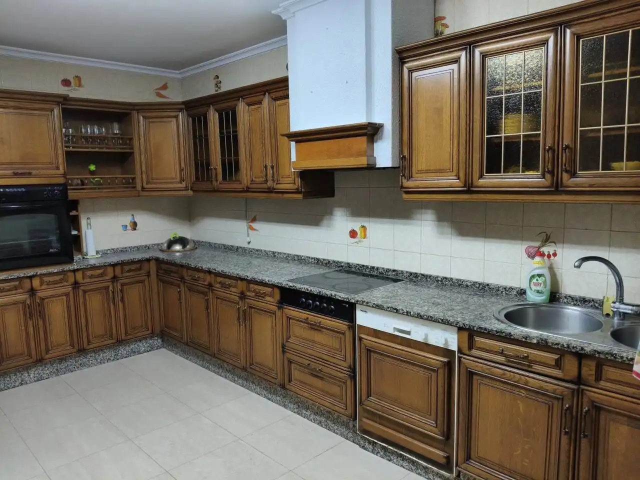 Cocina de Piso en venta en Cariño con Calefacción, Trastero y Amueblado