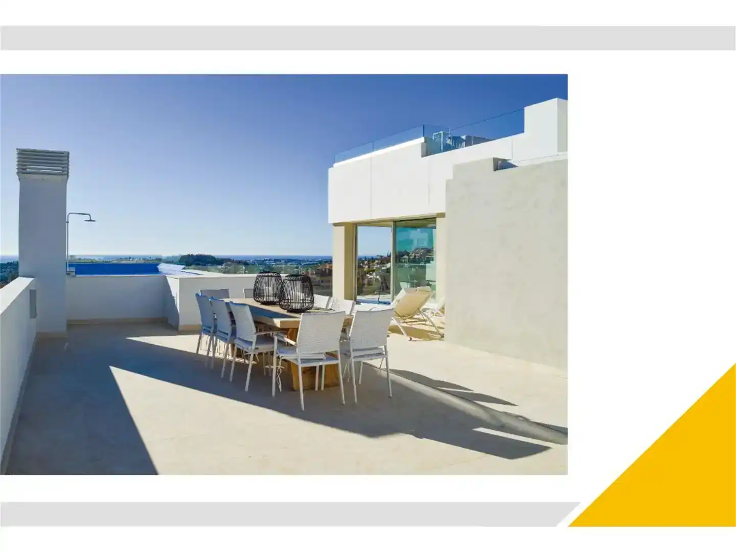 Terrasse von Dachboden zum Verkauf in Marbella mit Klimaanlage, Schwimmbad und Balkon