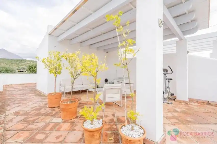 Terrassa de Casa adosada en venda en Estepona amb Terrassa, Traster i Piscina comunitària