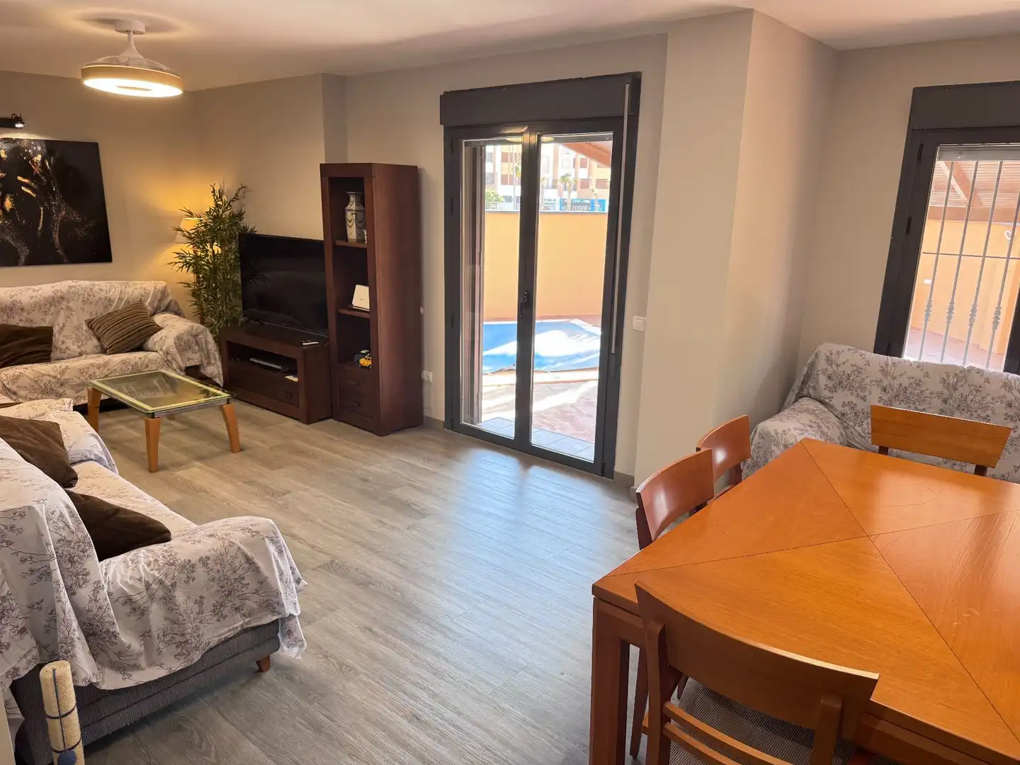 Sala de estar de Casa o chalet en venta en Roquetas de Mar con Aire acondicionado, Jardín privado y Terraza