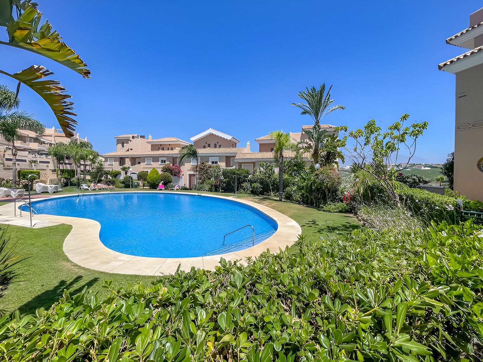 Jardí de Casa adosada en venda en Manilva amb Aire condicionat, Terrassa i Traster