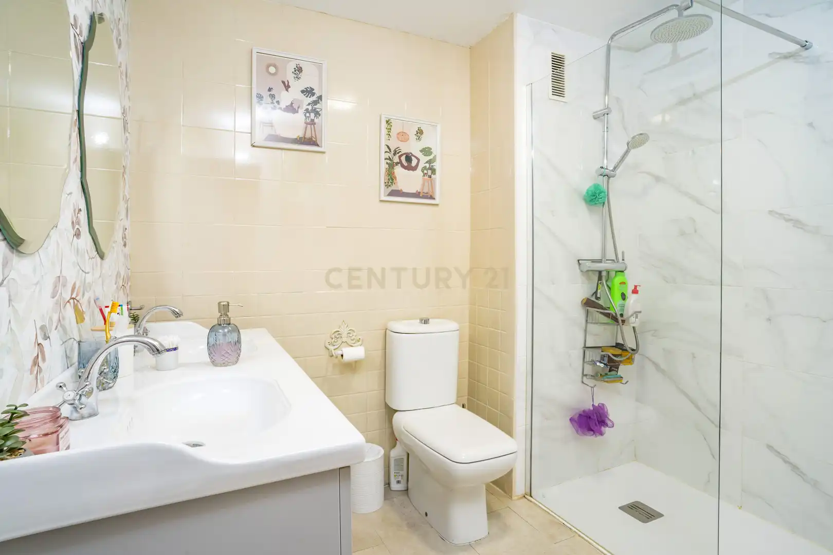Badezimmer von Wohnung zum Verkauf in Marbella mit Balkon und Gemeinschaftspool