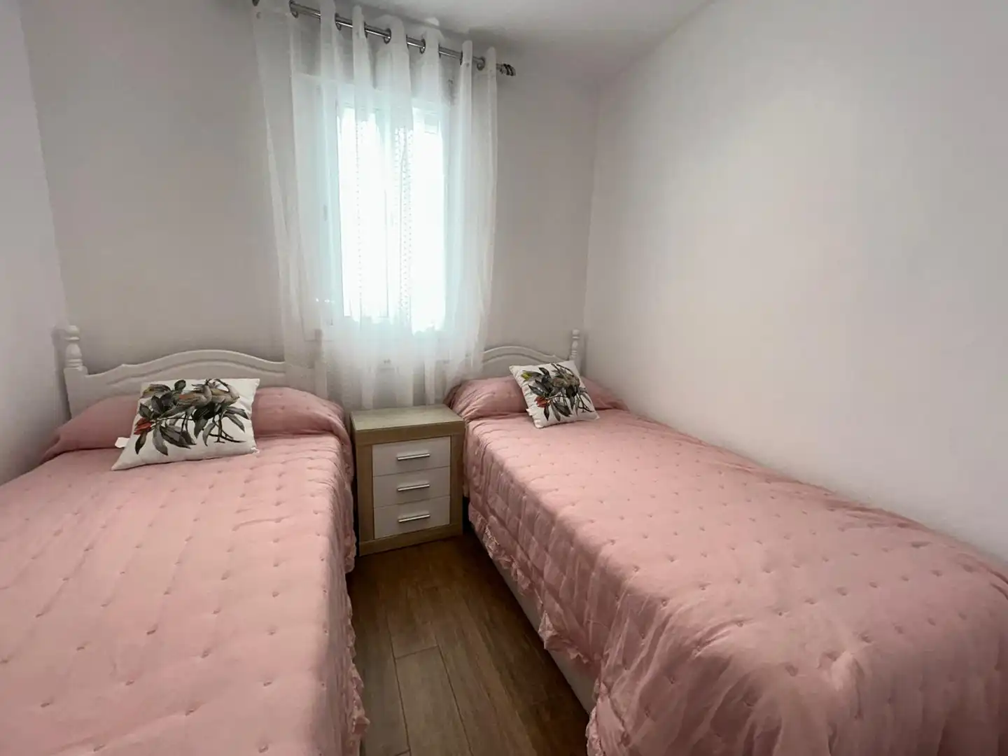 Schlafzimmer von Wohnung zur Miete in Chipiona mit Klimaanlage, Heizung und Möbliert