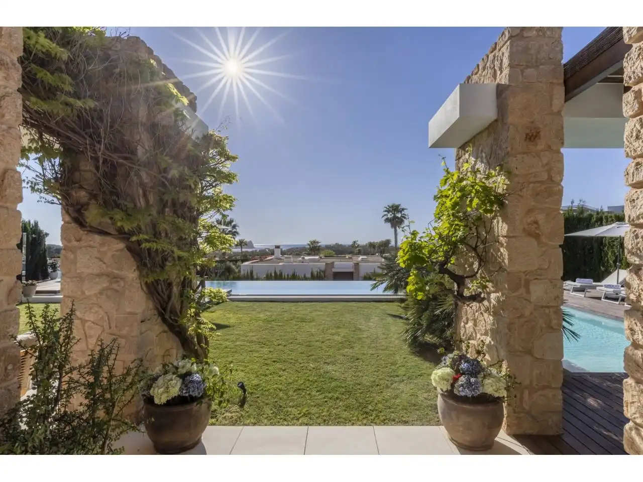 Jardí de Casa o xalet en venda en Sant Josep de sa Talaia amb Aire condicionat, Calefacció i Jardí privat
