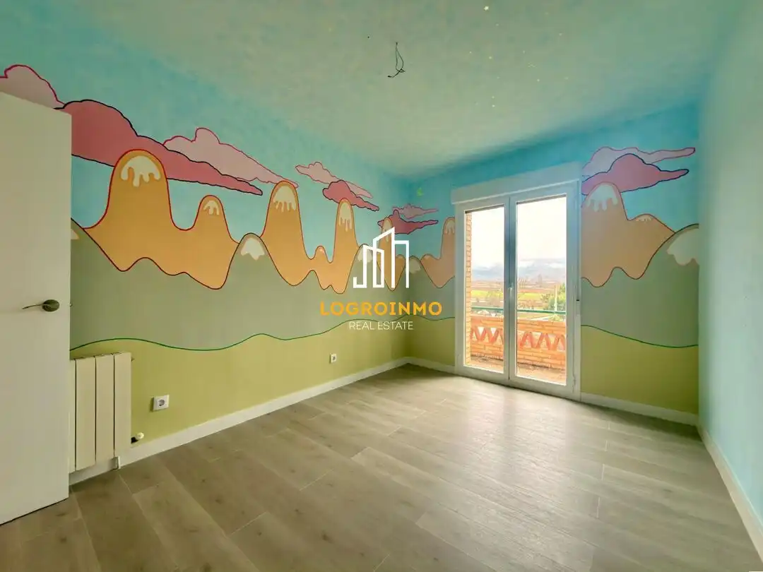 Bedroom of Houses for sale in Tricio  with Heating, Private garden and Parquet flooring
