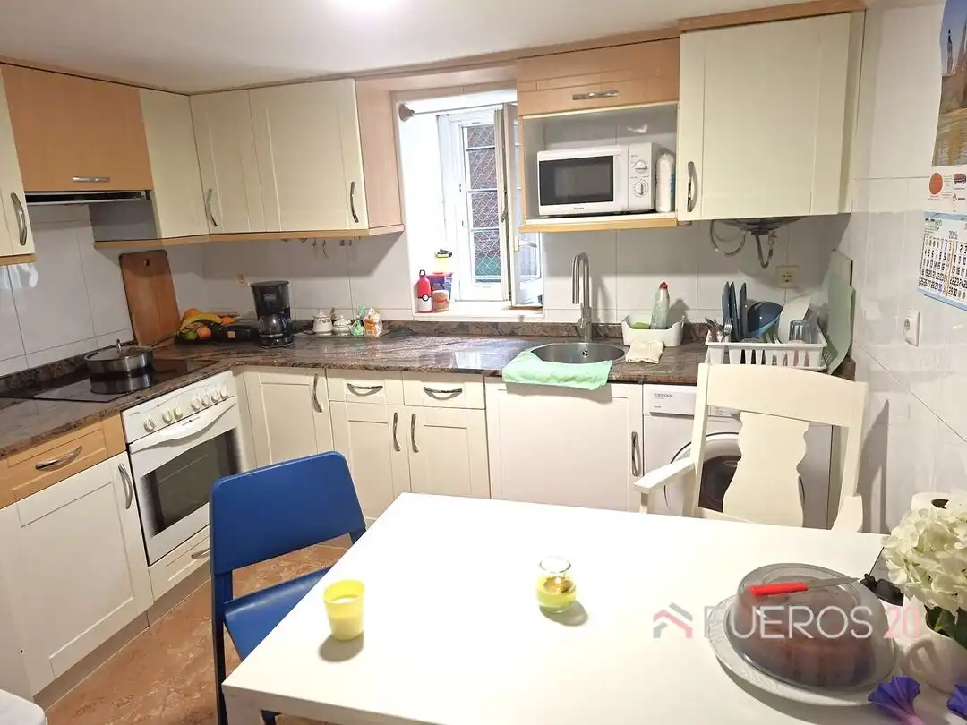 Cocina de Apartamento en venta en Barakaldo  con Calefacción, Trastero y Amueblado