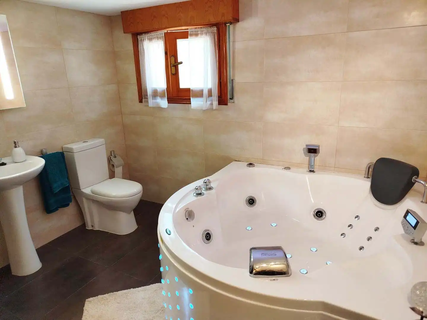 Bany de Casa o xalet en venda en Lloret de Mar amb Aire condicionat, Calefacció i Jardí privat