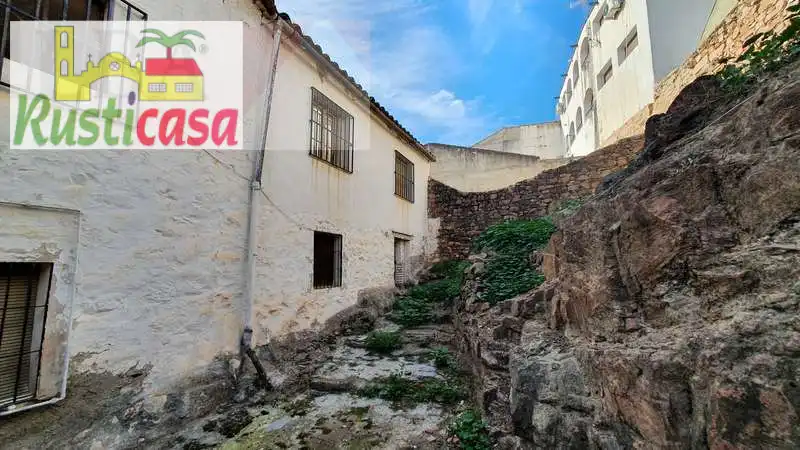 Vista exterior de Casa o chalet en venta en Baños de la Encina con Jardín privado