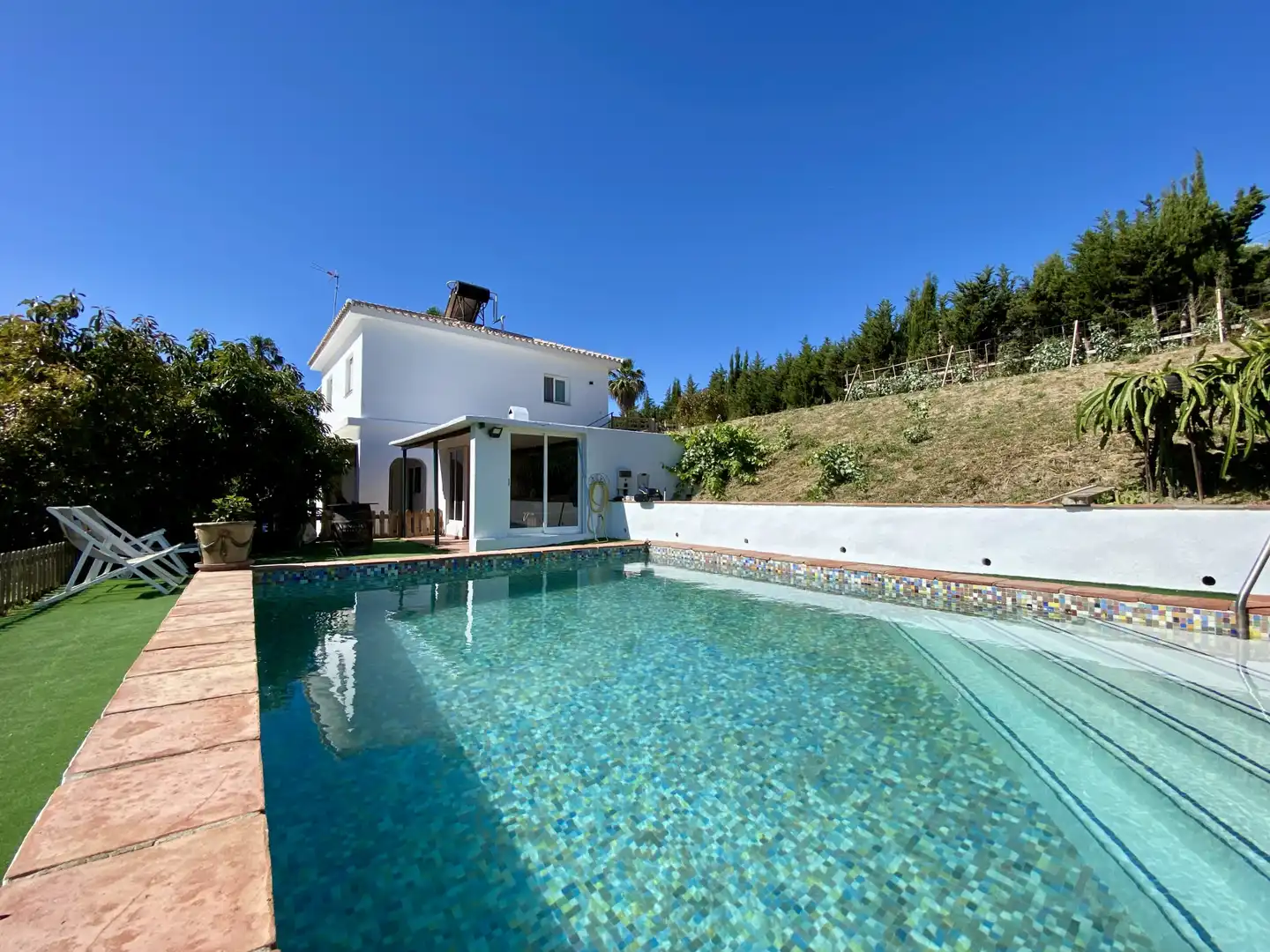 Swimming pool of Country homes for sale in Estepona  with Air Conditioner, Private garden and Terrace