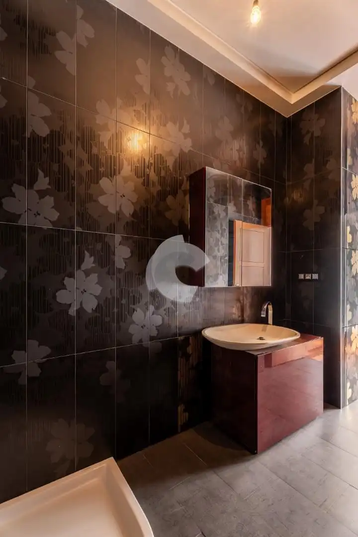 Bathroom of Flat for sale in Ourense Capital   with Heating, Parquet flooring and Storage room