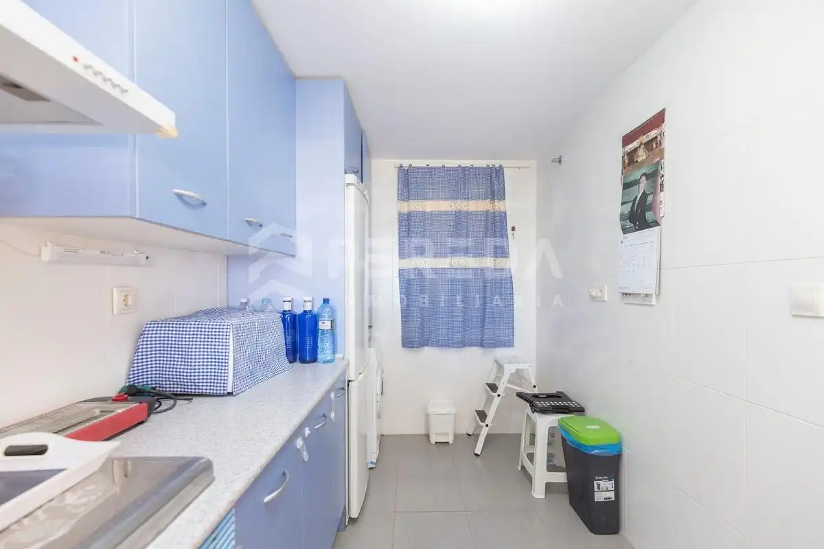 Kitchen of Flat for sale in Roquetas de Mar  with Air Conditioner, Terrace and Furnished