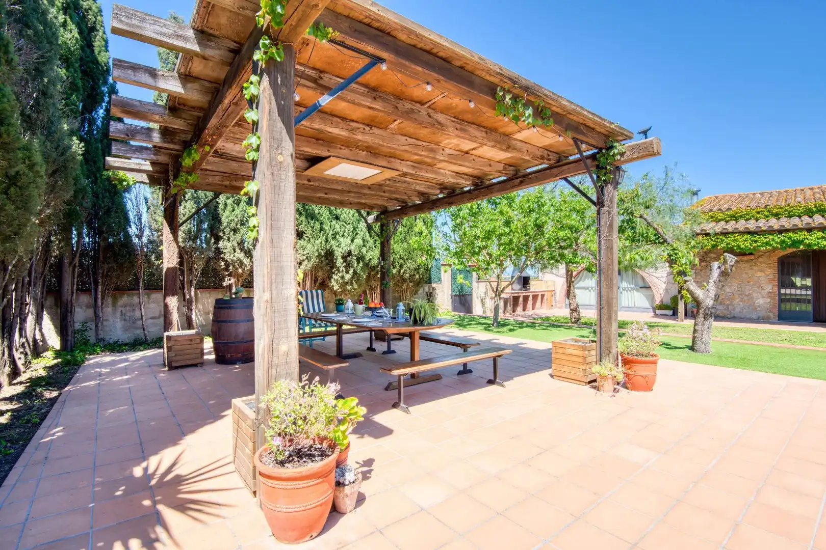 Terrasse von Country house zum Verkauf in Albons mit Privatgarten, Terrasse und Schwimmbad