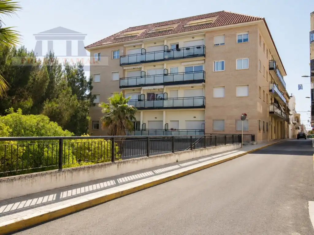 Vista exterior de Apartamento en venta en L'Ampolla con Aire acondicionado, Amueblado y Horno