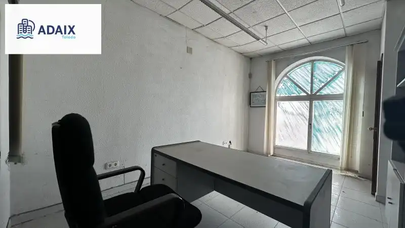 Fabrikhallen zur Miete in Polán