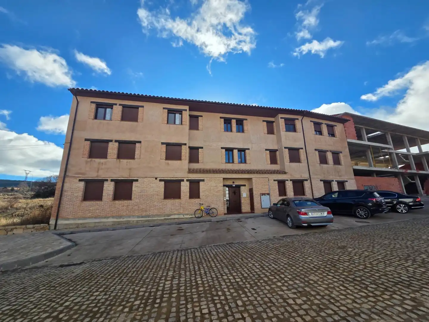 Vista exterior de Pis en venda en Orihuela del Tremedal amb Calefacció i Terrassa