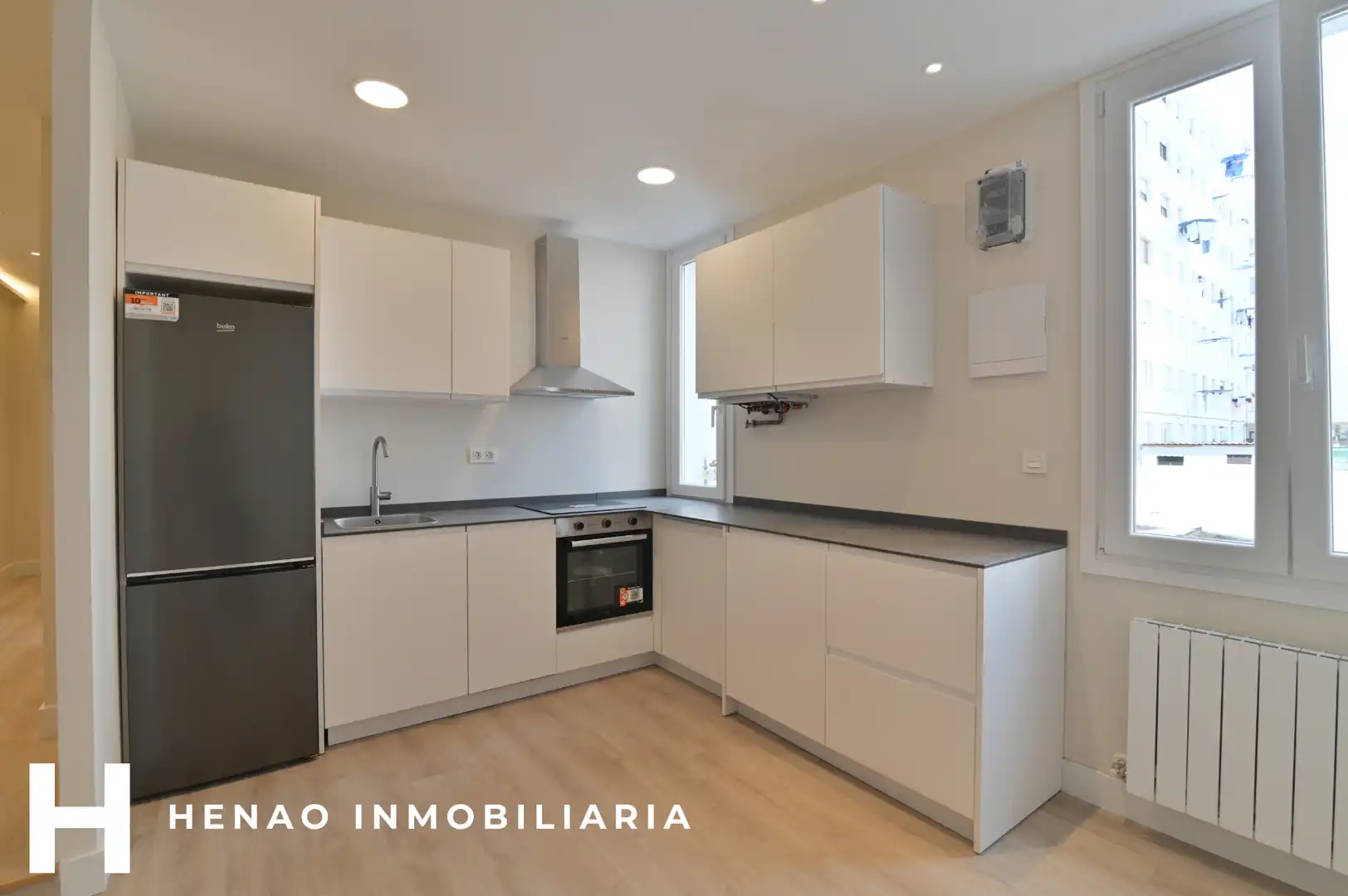 Cuina de Pis en venda en Bilbao  amb Calefacció, Parquet i Forn