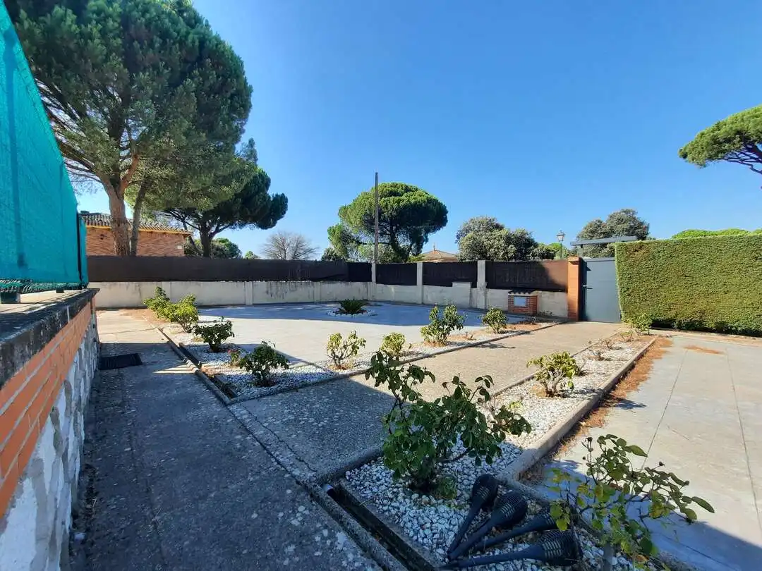 Jardí de Casa o xalet en venda en Escalona amb Aire condicionat, Calefacció i Jardí privat