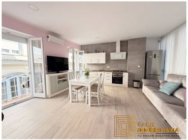 Flat with balcony for sale in Calle Torre
