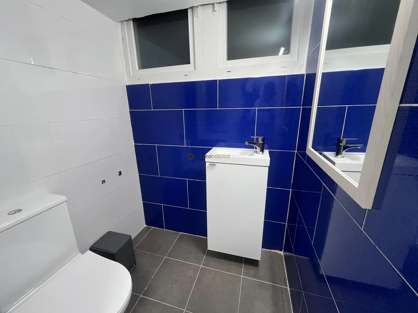 Baño de Piso de alquiler en Elda con Balcón