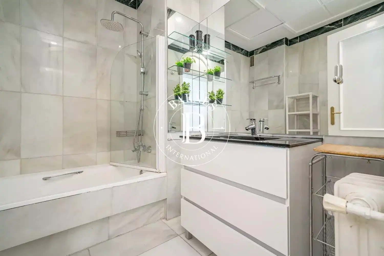 Baño de Piso de alquiler en Madrid con Aire acondicionado, Calefacción y Amueblado