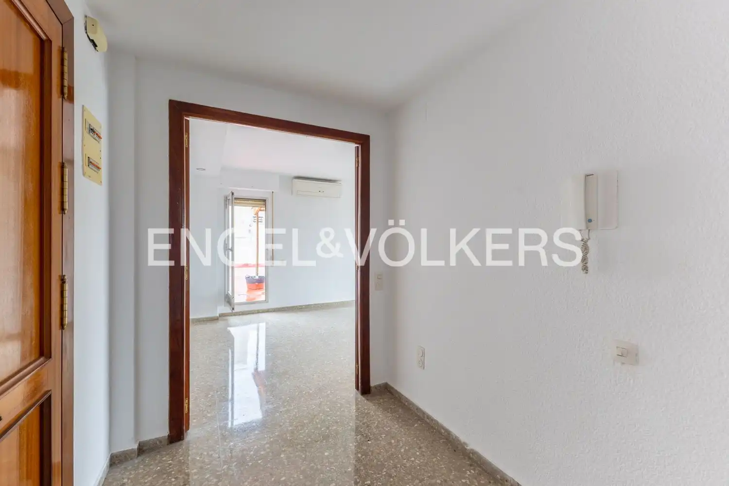 Attic for rent in Valencia  with Air Conditioner, Heating and Terrace