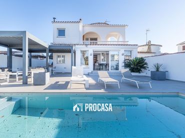 Villa con piscina in vendita a FRANCOLI
