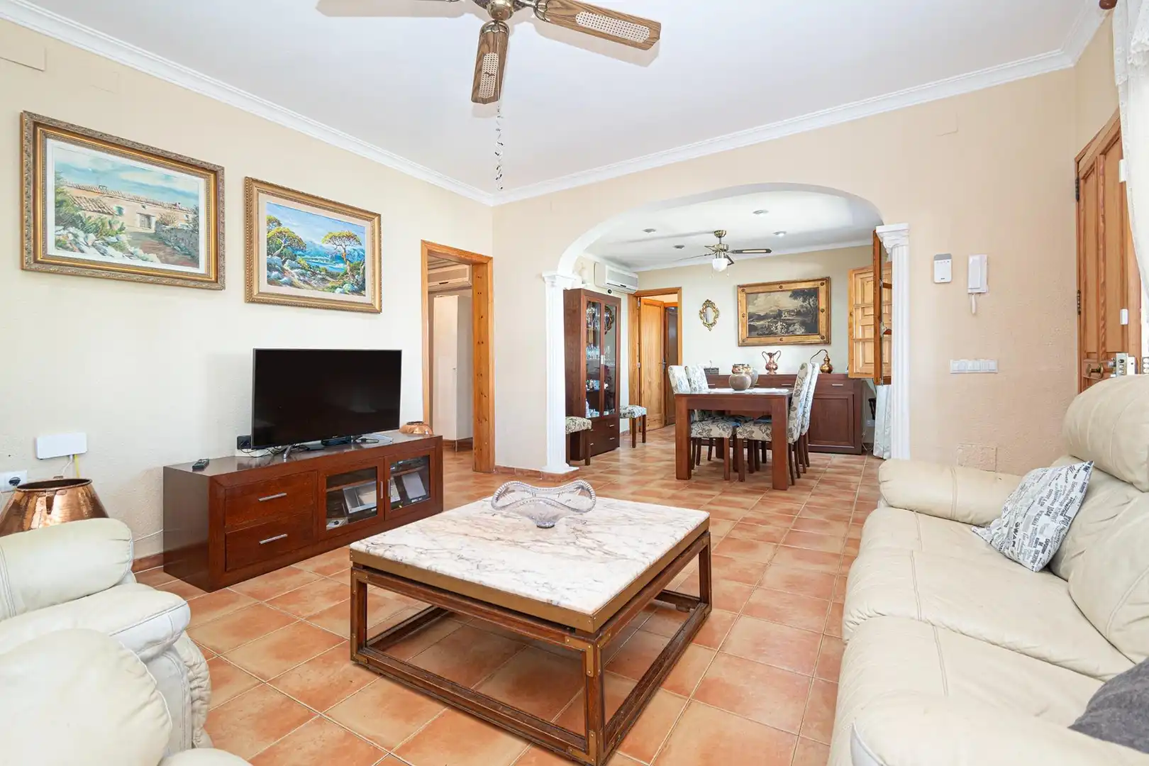 Sala d'estar de Casa o xalet en venda en  Palma de Mallorca amb Aire condicionat, Jardí privat i Terrassa