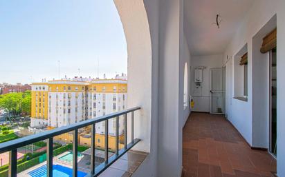 Bedroom of Flat for sale in  Sevilla Capital  with Air Conditioner, Heating and Private garden
