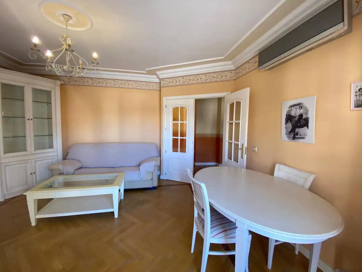 Sala de estar de Piso en venta en Valdepeñas con Aire acondicionado, Calefacción y Parquet