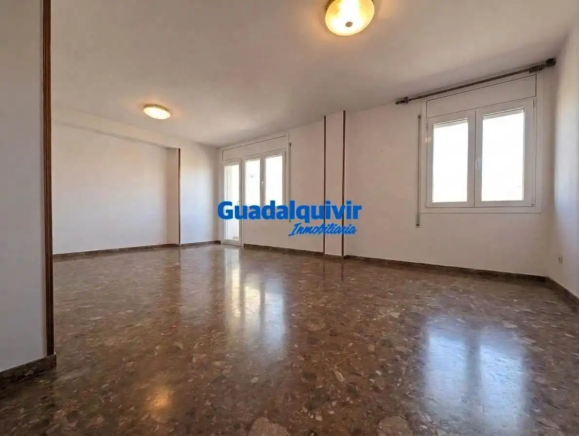 Flat with lift for sale in Avenida RAMON Y CAJAL, imagen 9