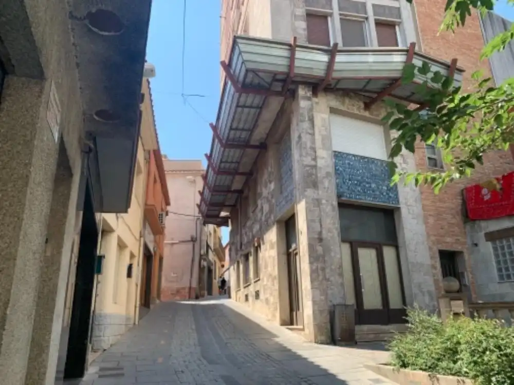 Business premises for sale in Calle CREUS 2