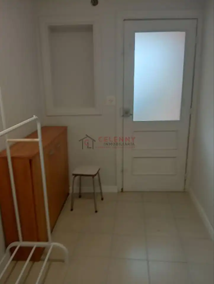 Einfamilien-Reihenhaus zur Miete in San Cibrao das Viñas mit Heizung und Balkon