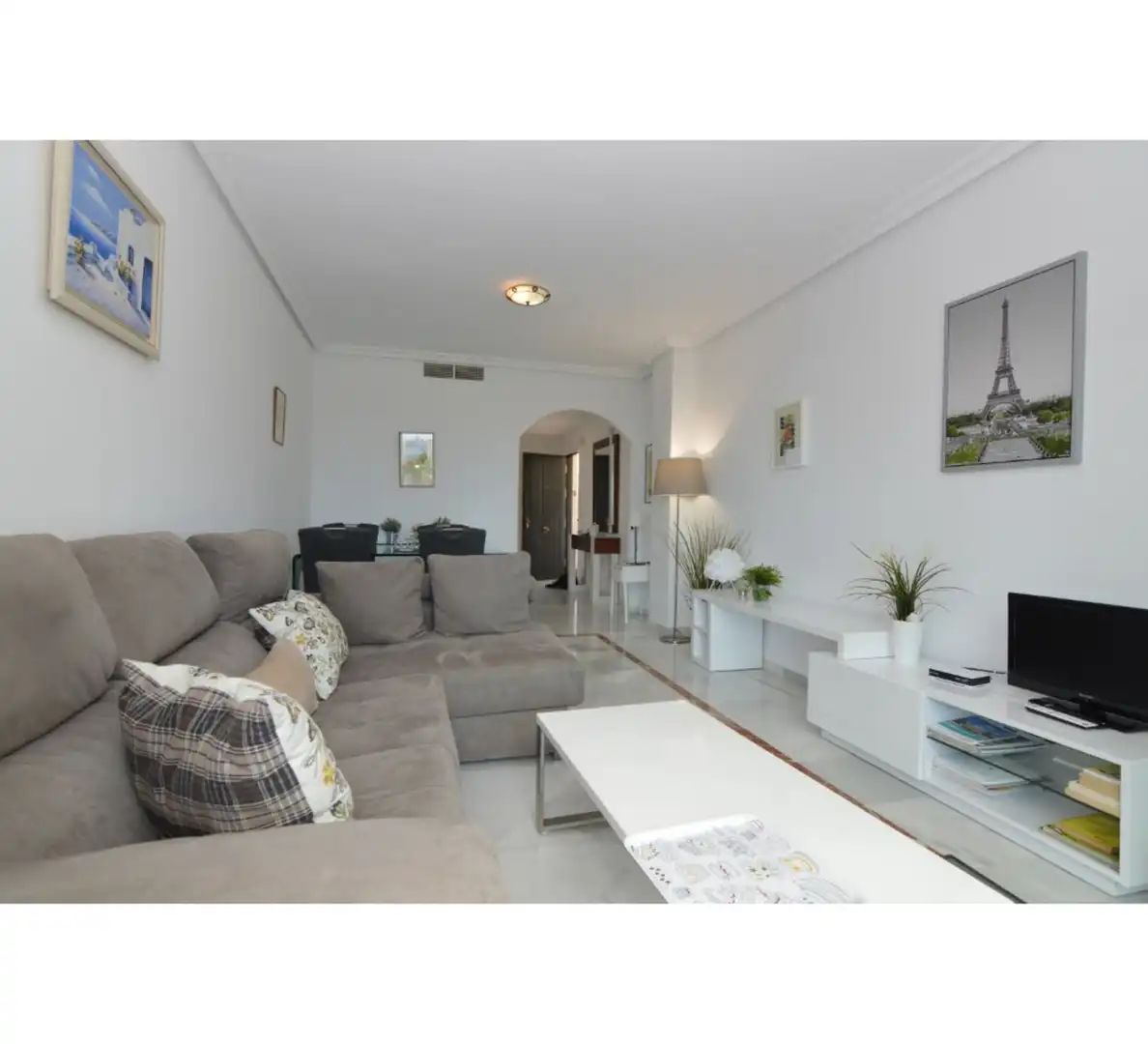 Sala d'estar de Àtic en venda en Marbella amb Aire condicionat, Terrassa i Piscina comunitària