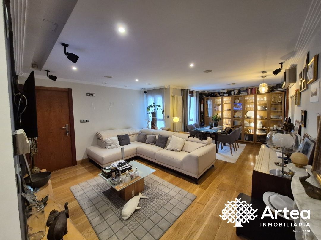 Living room of Flat for sale in Bilbao   with Air Conditioner and Heating