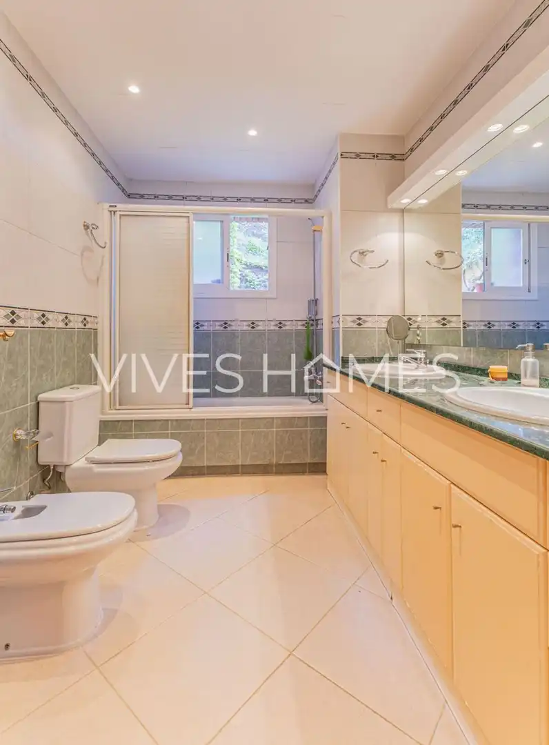 Bathroom of Houses for sale in Caldes d'Estrac  with Air Conditioner, Heating and Private garden