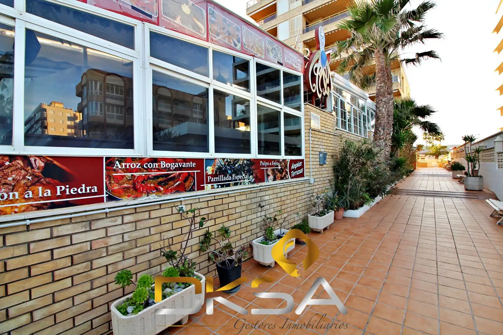 Local de alquiler en Peñíscola / Peníscola con Aire acondicionado, Terraza y Amueblado
