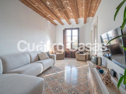 Living room of Flat for sale in  Barcelona Capital  with Heating, Furnished and Oven