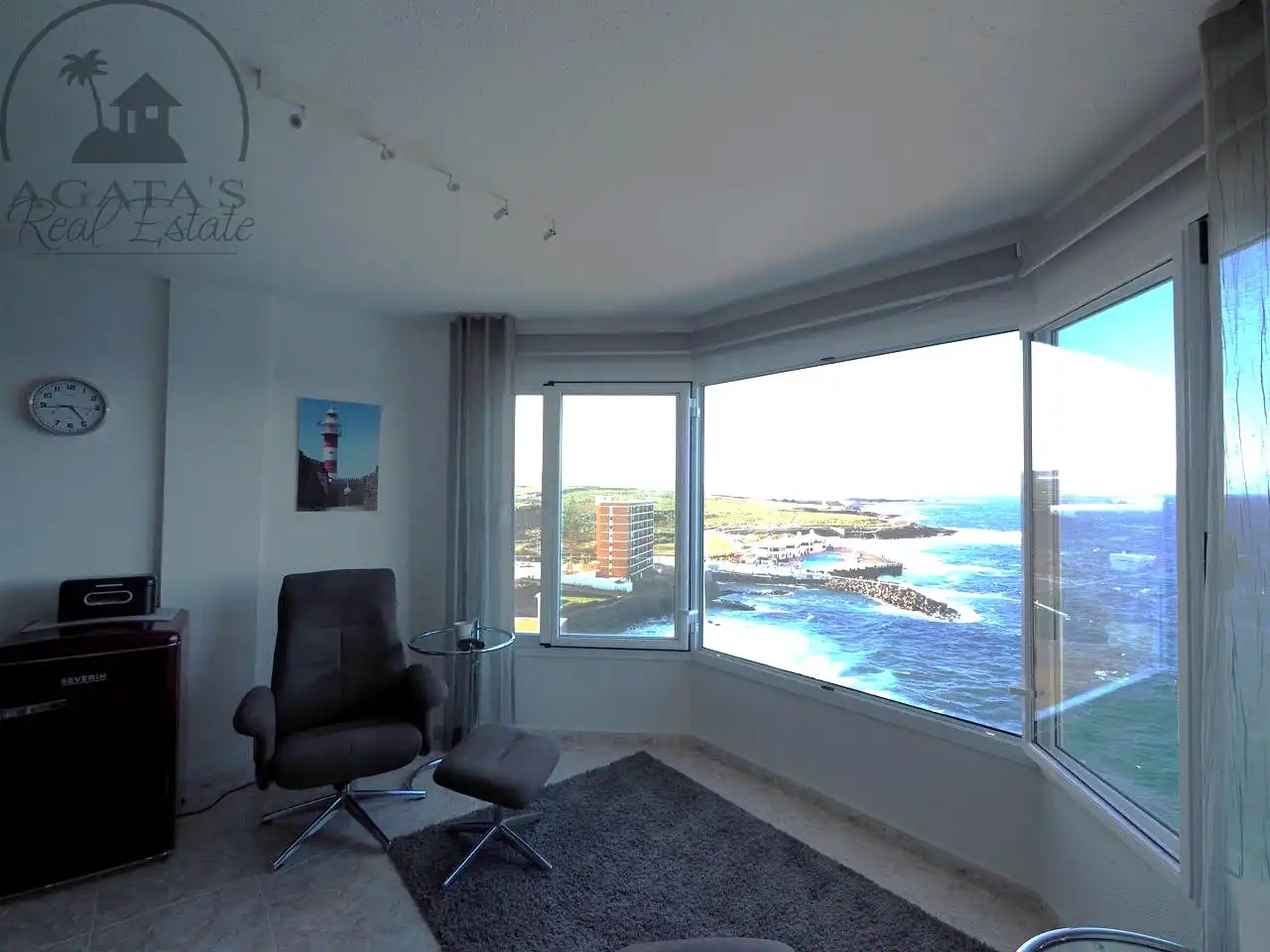 Sala de estar de Ático en venta en Los Silos con Piscina comunitaria