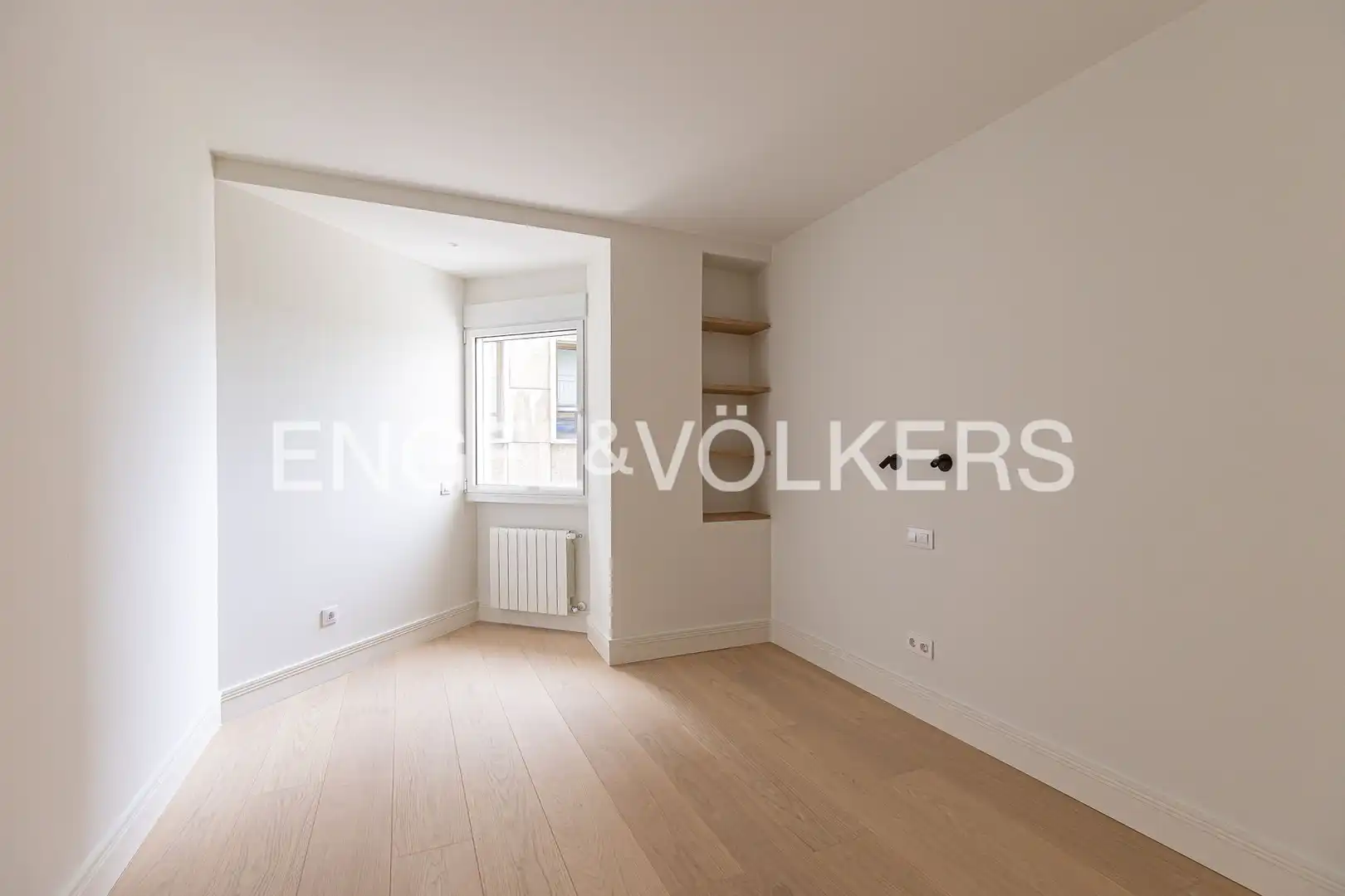 Bedroom of Flat for rent in Madrid  with Air Conditioner, Heating and Terrace